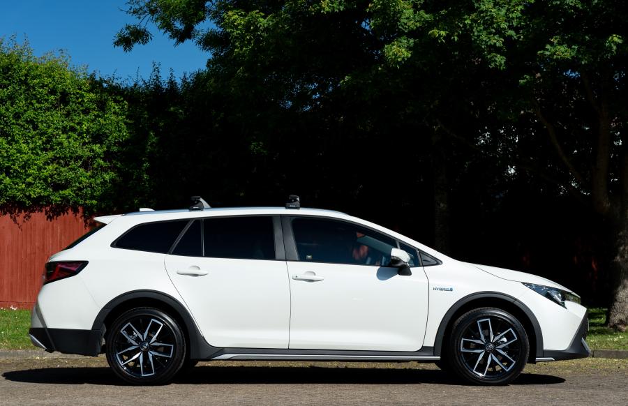  Toyota Corolla Trek Hybrid 2020 года  (UK) (фото 14 из 40)